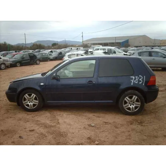 VOLKSWAGEN GOLF IV BERLINA (1J1) '2001 CONCEPTLINE AZUL