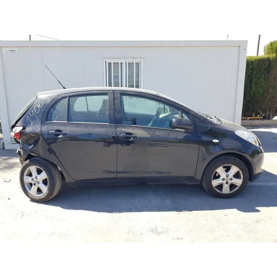 TOYOTA YARIS (KSP9/SCP9/NLP9) '2006 BASICO NEGRO