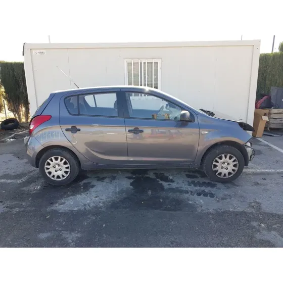 HYUNDAI I20 '2011 CLASSIC GRIS OSCURO