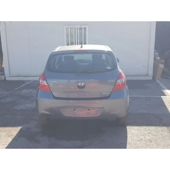 HYUNDAI I20 '2011 CLASSIC GRIS OSCURO