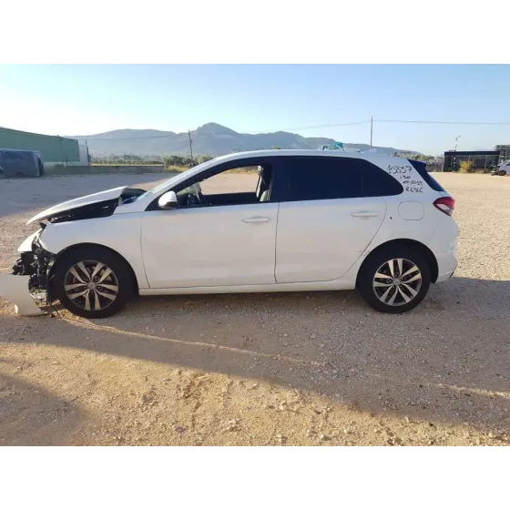 HYUNDAI I30 (PD) '2019 ESSENCE BLANCO