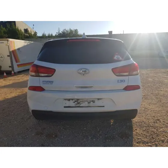 HYUNDAI I30 (PD) '2019 ESSENCE BLANCO