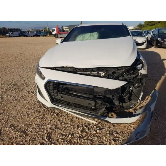 HYUNDAI I30 (PD) '2019 ESSENCE BLANCO
