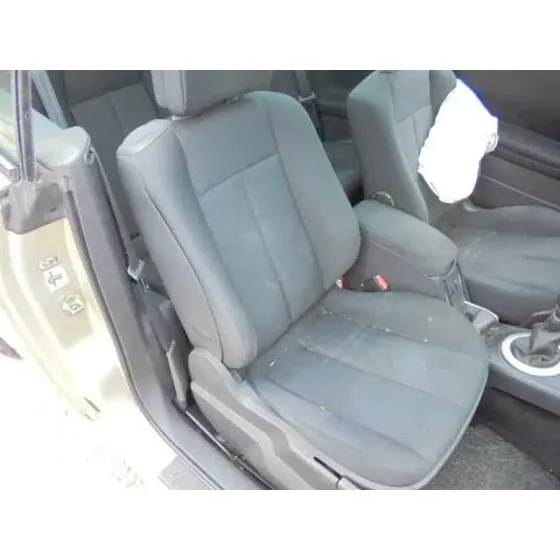 RENAULT MEGANE II COUPE/CABRIO '2004 AUTHENTIQUE DORADO