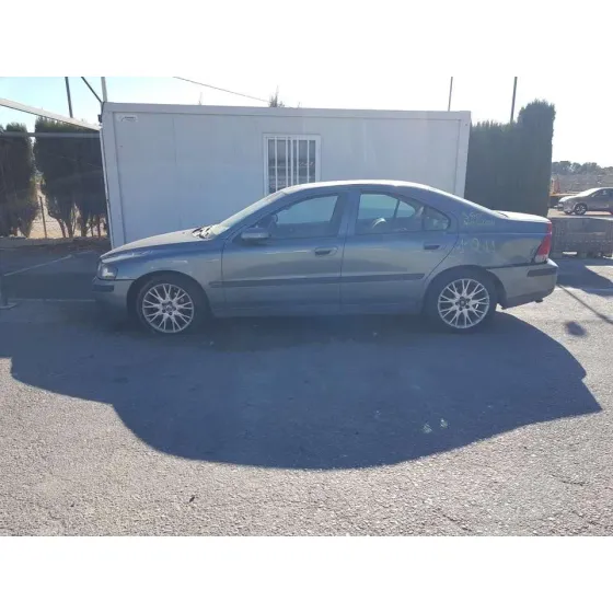 VOLVO S60 BERLINA '2008 2.4 D GRIS OSCURO