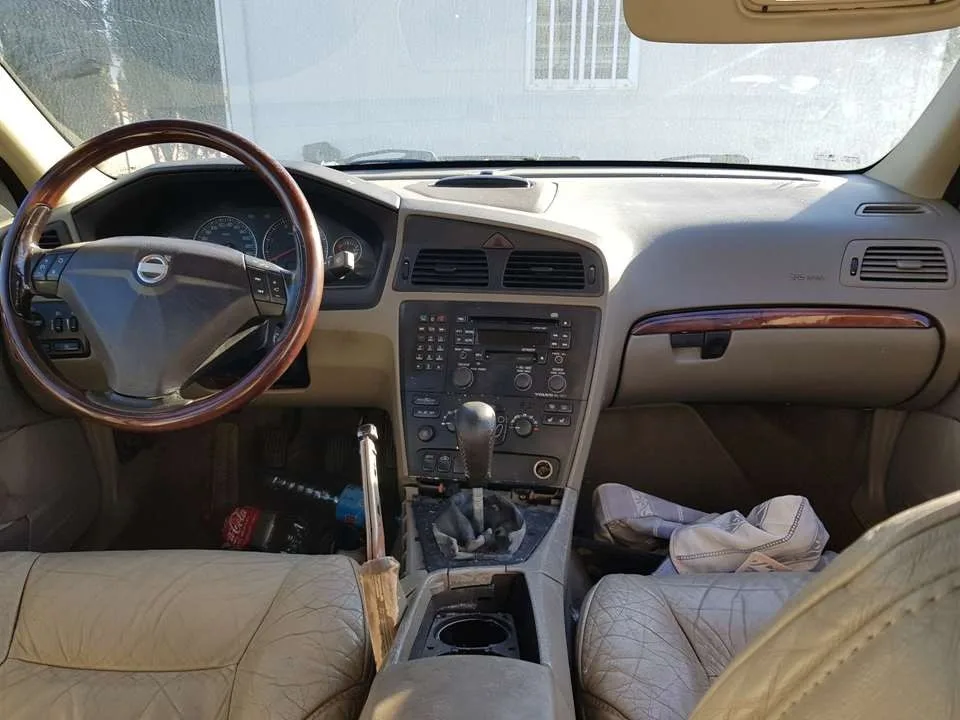 VOLVO S60 BERLINA '2008 2.4 D GRIS OSCURO