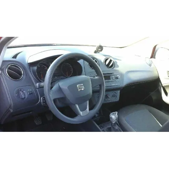 SEAT IBIZA (6J5) '2015 REFERENCE ROJO