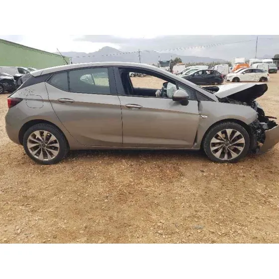 OPEL ASTRA K LIM. 5TÜRIG '2016 SELECTIVE GRIS OSCURO