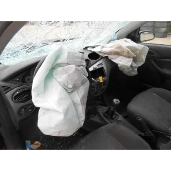 FORD FOCUS BERLINA (CAK) '2002 AMBIENTE AZUL