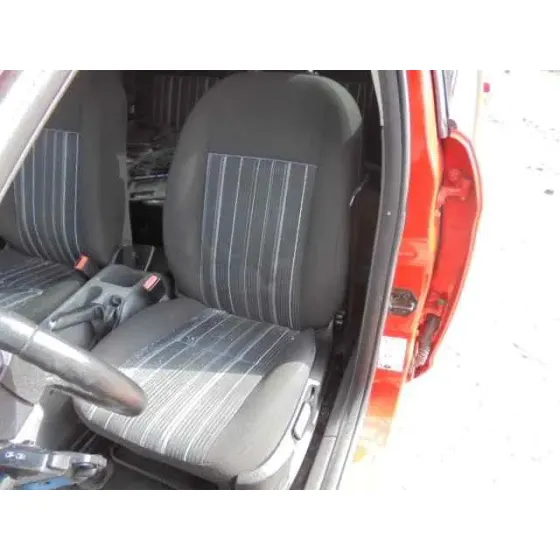 FORD FOCUS LIM. (CB4) '2008 TITANIUM ROJO