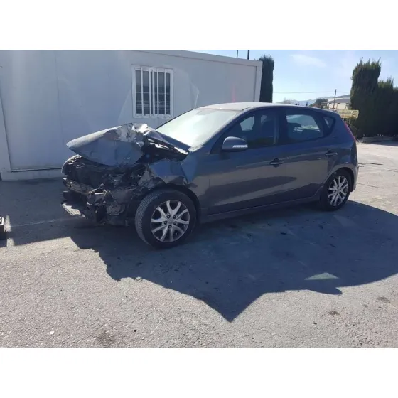 HYUNDAI I30 '2010 CLASSIC GRIS OSCURO