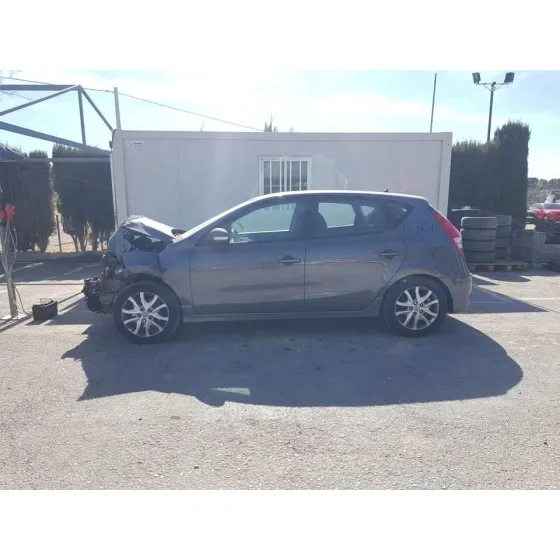 HYUNDAI I30 '2010 CLASSIC GRIS OSCURO