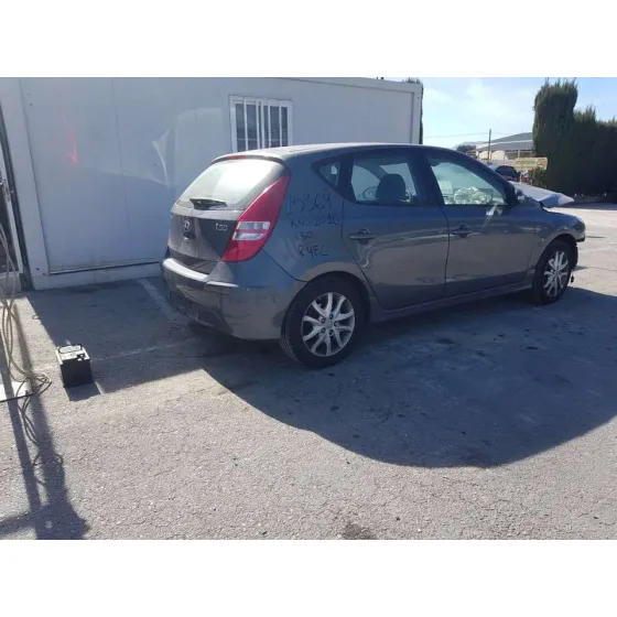 HYUNDAI I30 '2010 CLASSIC GRIS OSCURO