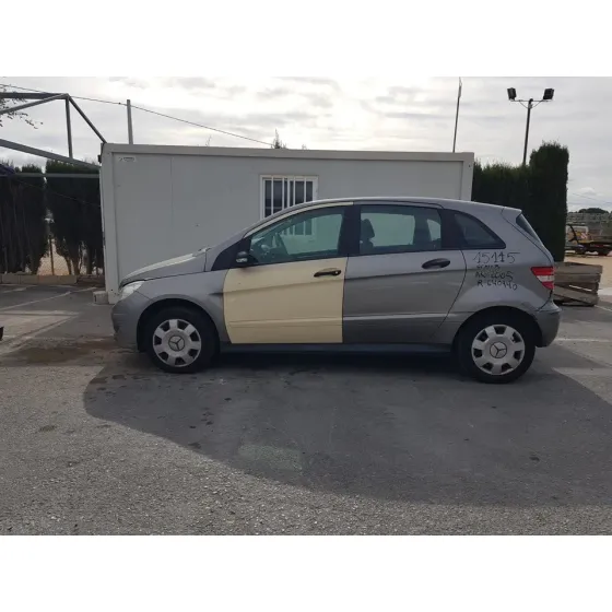 MERCEDES CLASE B (W245) '2005 180 CDI (245.207) GRIS
