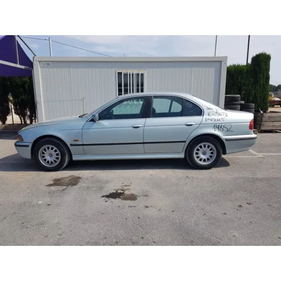 BMW SERIE 5 BERLINA (E39) '1999 525TDS GRIS