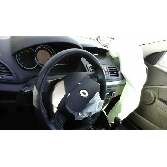 RENAULT MEGANE III BERLINA 5 P '2009 EXPRESSION NEGRO