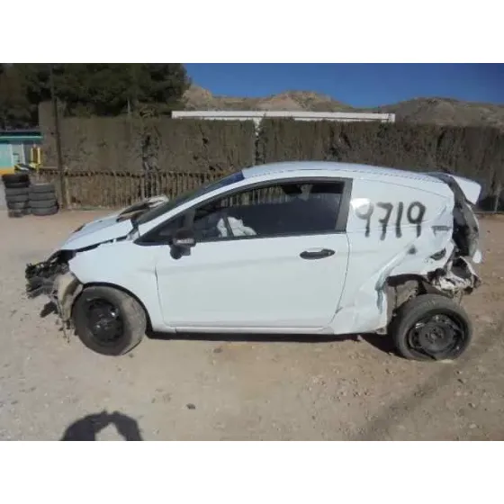 FORD FIESTA (CCN) '2014 VAN BLANCO