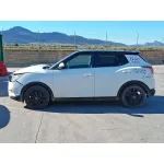 Ssangyong TIVOLI 2015