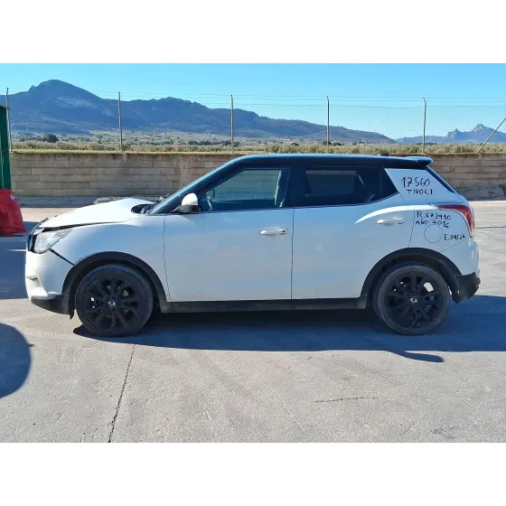 Ssangyong TIVOLI 2015