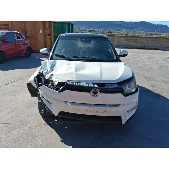 Ssangyong TIVOLI 2015