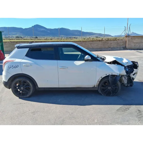 Ssangyong TIVOLI 2015