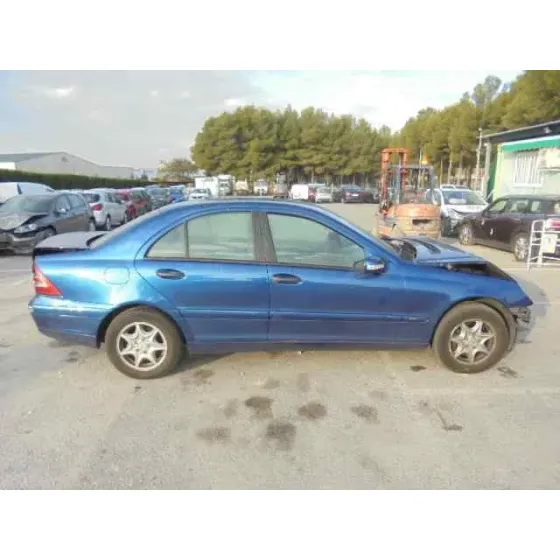 MERCEDES CLASE C (W203) BERLINA '2002 220 CDI (203.006) AZUL