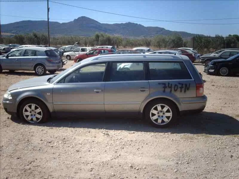 VOLKSWAGEN PASSAT VARIANT (3B6) VOLKSWAGEN PASSAT VARIANT (3B6) '2002 1.9 TDI GRIS OSCURO 2000