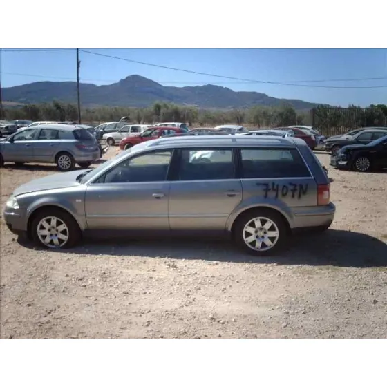 VOLKSWAGEN PASSAT VARIANT (3B6) '2002 1.9 TDI GRIS OSCURO