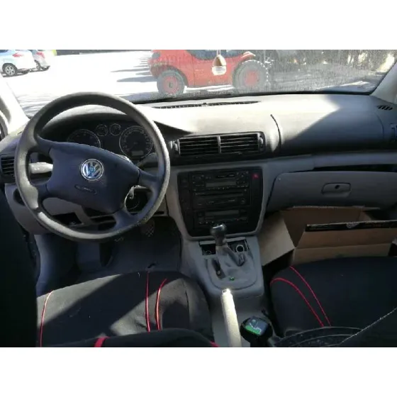 VOLKSWAGEN PASSAT BERLINA (3B3) '2001 COMFORTLINE NEGRO