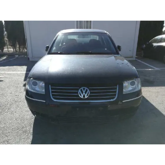 VOLKSWAGEN PASSAT BERLINA (3B3) '2001 COMFORTLINE NEGRO