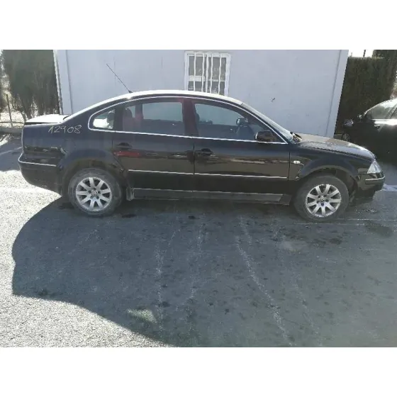 VOLKSWAGEN PASSAT BERLINA (3B3) '2001 COMFORTLINE NEGRO