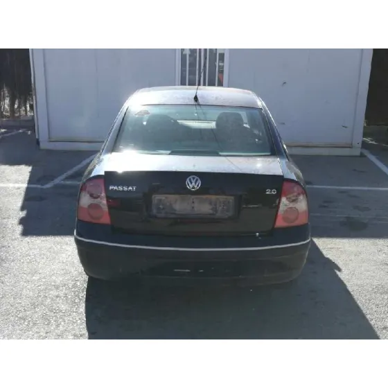 VOLKSWAGEN PASSAT BERLINA (3B3) '2001 COMFORTLINE NEGRO