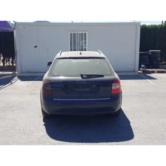AUDI A4 AVANT (8E) '2004 1.9 TDI (96KW) AZUL
