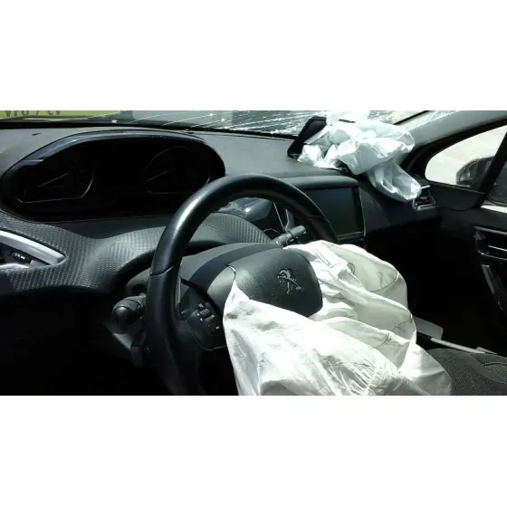 PEUGEOT 208 '2015 ACTIVE BLANCO