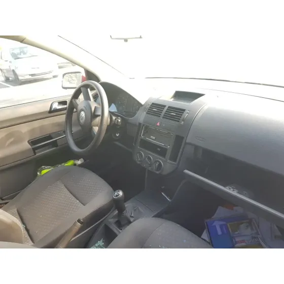 VOLKSWAGEN POLO (9N1) '2004 TRENDLINE ROJO
