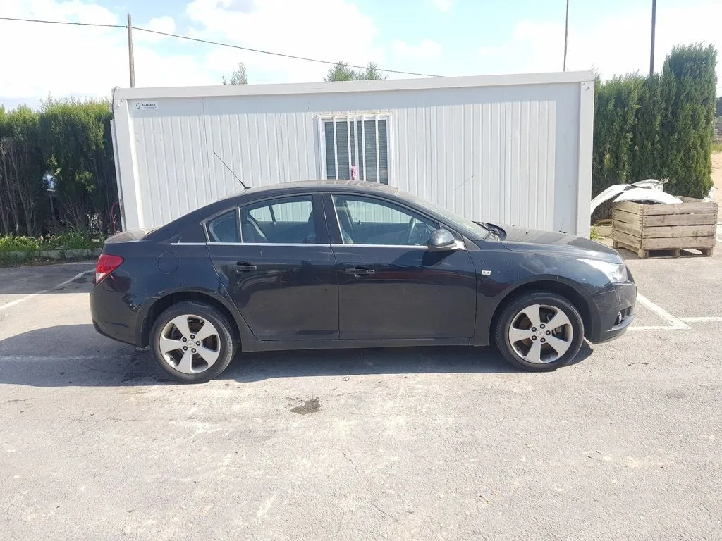 CHEVROLET CRUZE '2010 LT NEGRO