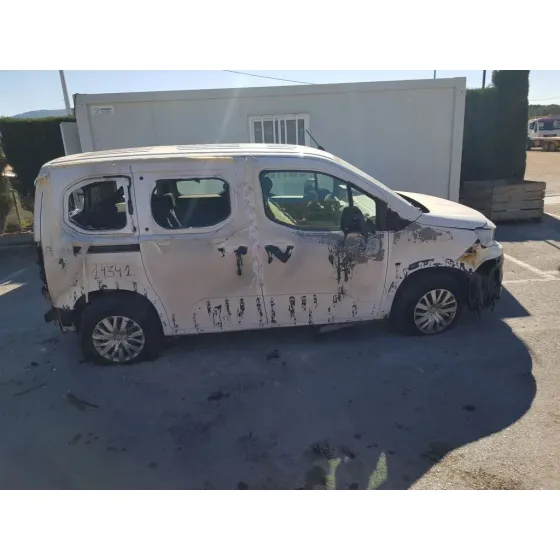 PEUGEOT RIFTER '2021 ACRISTALADA BLANCO