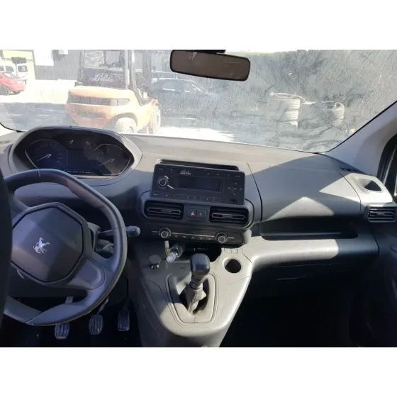 PEUGEOT RIFTER '2021 ACRISTALADA BLANCO