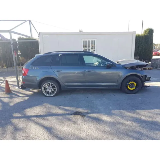 SKODA OCTAVIA COMBI (5E5) '2017 ACTIVE GRIS OSCURO