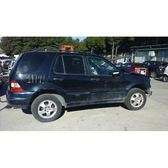 MERCEDES CLASE M (W163) '2002 270 CDI (163.113) AZUL