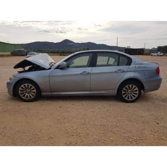 BMW SERIE 3 BERLINA (E90) '2009 318D GRIS