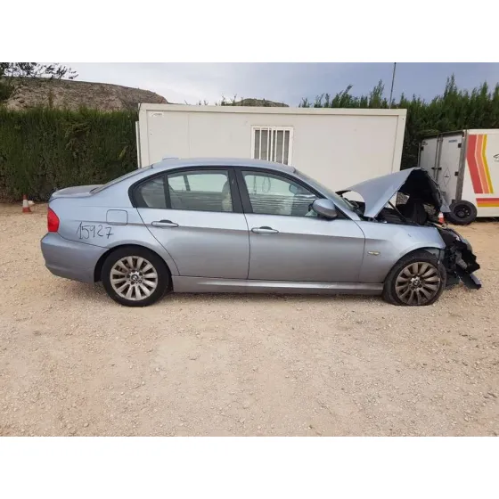 BMW SERIE 3 BERLINA (E90) '2009 318D GRIS
