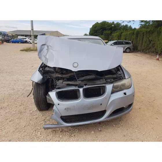 BMW SERIE 3 BERLINA (E90) '2009 318D GRIS