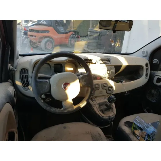 FIAT PANDA (319) '2013 LOUNGE ROJO