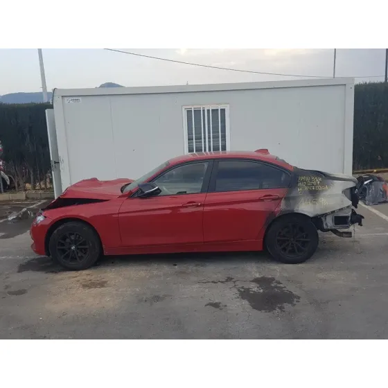 BMW SERIE 3 LIM. (F30) '2017 318D ROJO