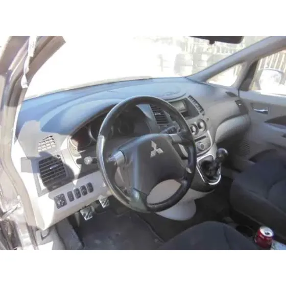 MITSUBISHI GRANDIS (NA0W) '2008 2.0 DI-D INFORM GRIS OSCURO
