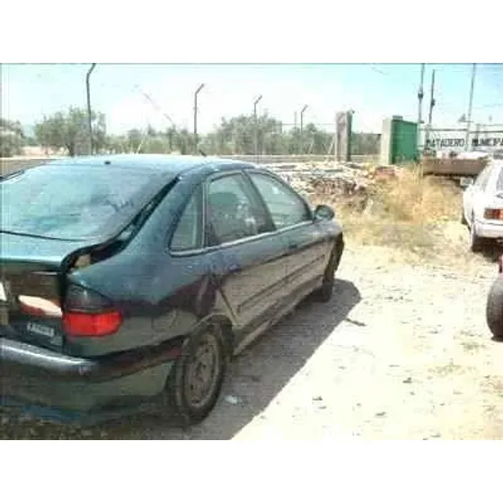 RENAULT LAGUNA (B56) '1994 2.2 DIESEL VERDE