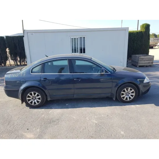 VOLKSWAGEN PASSAT BERLINA (3B3) '2004 ADVANCE AUZL OSCURO