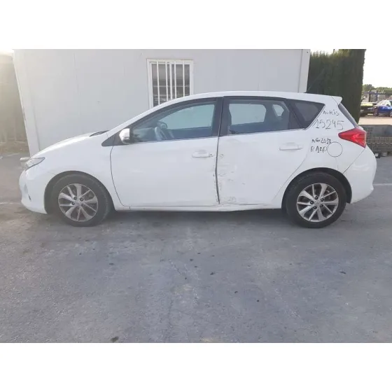 TOYOTA AURIS '2013 ACTIVE BLANCO