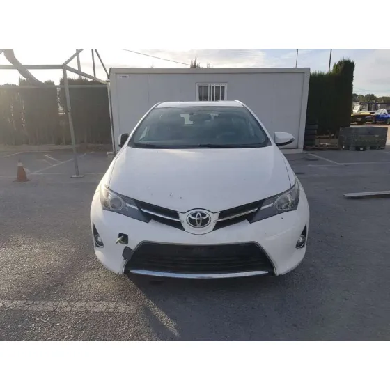 TOYOTA AURIS '2013 ACTIVE BLANCO